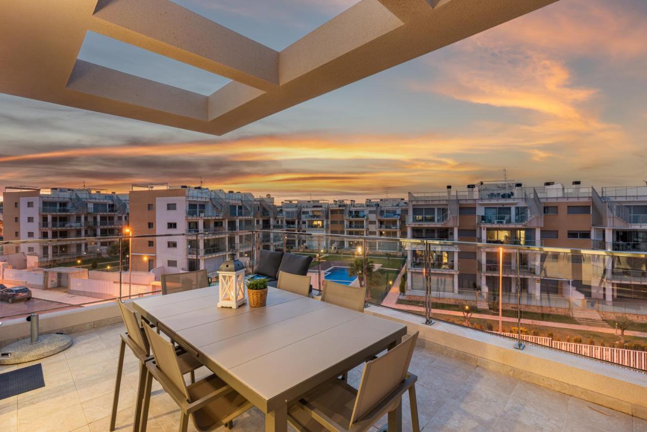 La Zenia Cocoon - Luxury Penthouse With Jacuzzi, 2 Pools, Indoor Heated Pool, Sauna, Gym, Playstation Leilighet Dehesa de Campoamor  Eksteriør bilde