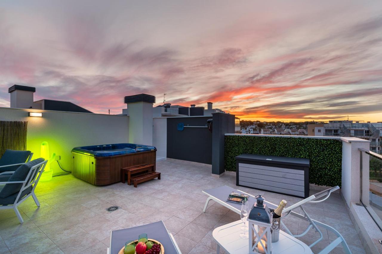La Zenia Cocoon - Luxury Penthouse With Jacuzzi, 2 Pools, Indoor Heated Pool, Sauna, Gym, Playstation Leilighet Dehesa de Campoamor  Eksteriør bilde